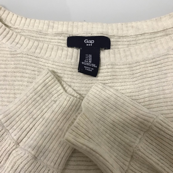 GAP Tops - Gap light weight sweater